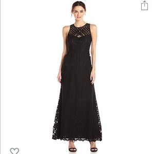 Women's Sleeveless Lace Gown w Illusion Neckline